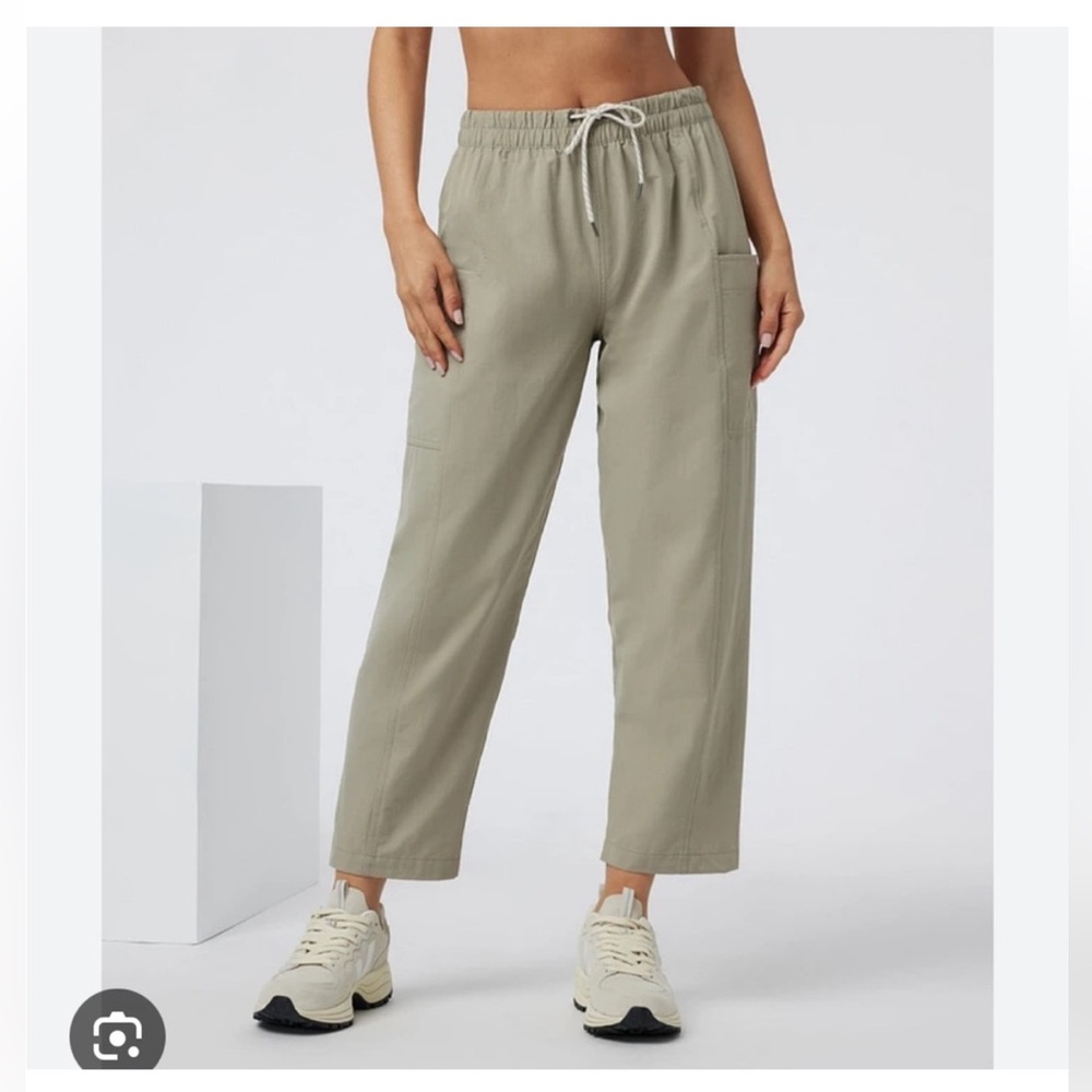 NWT Vuori The Isla Baggie Pant L Gravel